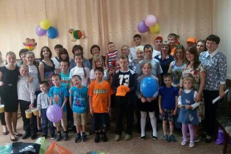 Алтайский край. Коммунисты края поздравили земляков с Днем знаний