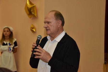 Г.А. Зюганов: «Главная задача школы – подготовить гражданина и патриота». В День знаний лидер КПРФ посетил московскую школу №760