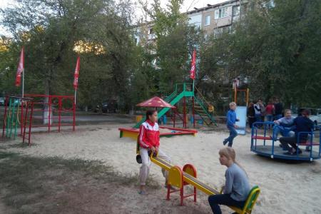 Волгоградская область. Депутаты-коммунисты продолжают радовать юных волжан