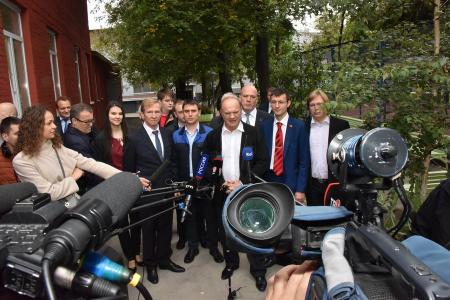 «Это подлинно по духу и характеру народное предприятие». Г.А. Зюганов встретился с трудовым коллективом Московского инструментального завода