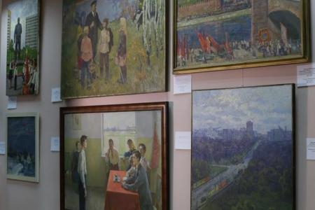 «Наша Родина – СССР». Д.Г. Новиков открыл в Москве выставку картин социалистического реализма