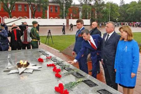 Д.Г. Новиков в Благовещенске принял участие в праздновании 71-й годовщины Победы над милитаристской Японией