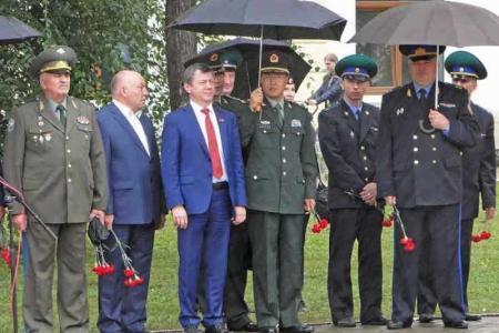 Д.Г. Новиков в Благовещенске принял участие в праздновании 71-й годовщины Победы над милитаристской Японией