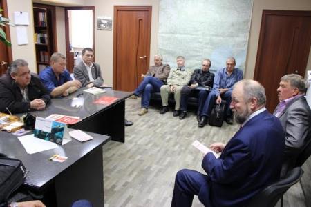 Магаданская область. Кандидаты в депутаты Госдумы от КПРФ встретились с коллективом авиакомпании «ПОЛЯР - АВИА»