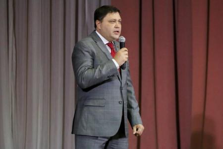 Первый секретарь ЦК ЛКСМ Владимир Исаков и первый секретарь Челябинского обкома КПРФ Игорь Егоров выступили перед студентами МГТУ