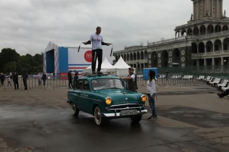 При поддержке КПРФ состоялся первый фестиваль советских автомобилей «Москва и «Москвичи» 