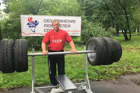 При поддержке КПРФ состоялся первый фестиваль советских автомобилей «Москва и «Москвичи» 