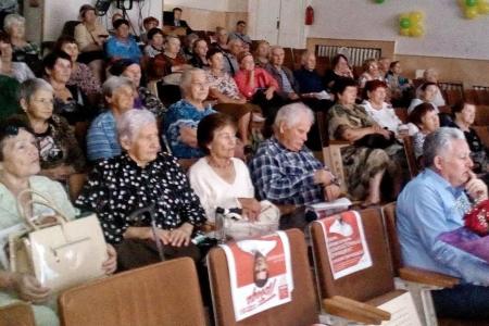 Приморский край. Праздничный концерт «детям войны» - от депутата-коммуниста Алексея Корниенко