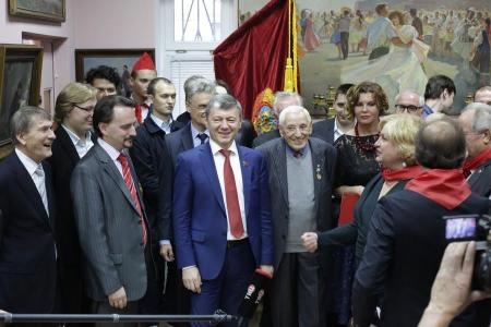 «Наша Родина – СССР». Д.Г. Новиков открыл в Москве выставку картин социалистического реализма