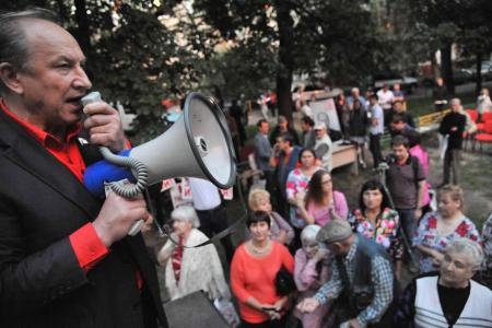 Москвичи обратились к президенту, чтобы остановить строительство магистрали в Кузьминках