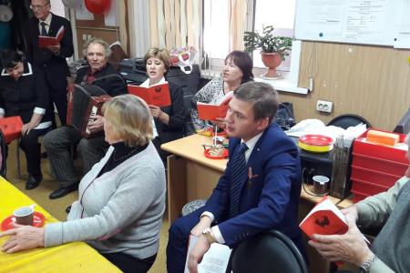 Сахалинские коммунисты отметили 98-ю годовщину ВЛКСМ