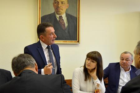 Алтайский край. Депутаты-коммунисты приняли участие в работе первой сессии АКЗС