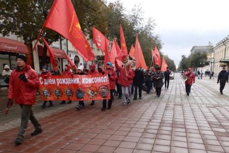 В Оренбурге состоялся автопробег в честь Дня рождения Комсомола