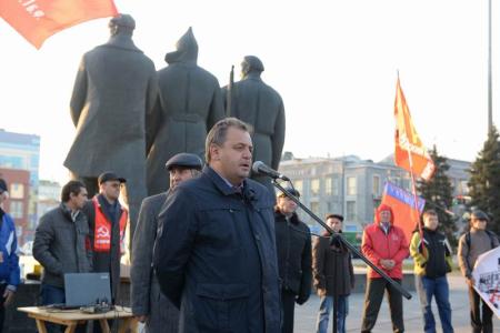 «Преступление без срока давности». Жители Новосибирска вспомнили расстрел Верховного Совета
