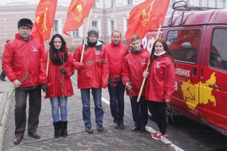 Ярославские комсомольцы и молодые коммунисты отпраздновали 98-ю годовщину создания ВЛКСМ