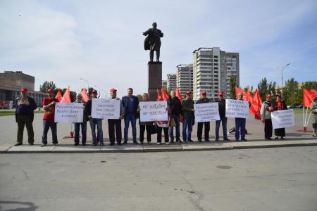 Волгоградская область. В Волжском состоялся пикет, приуроченный к годовщине трагических событий 1993 года