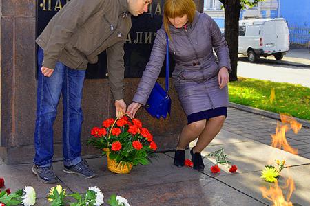 «Не забудем и не простим!». Коммунисты Барнаула провели памятную акцию 4 октября