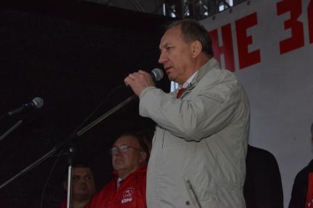 «Памяти советских патриотов верны!» В Москве прошли митинг и шествие, посвященные трагическим событиям сентября-октября 1993 года