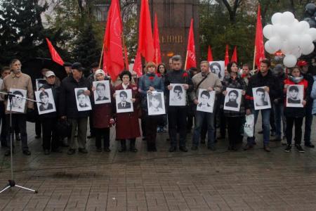 Преступление без срока давности.  Ярославцы почтили память защитников Белого дома в 1993 г.