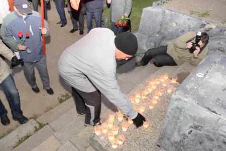 «Преступление без срока давности». Жители Новосибирска вспомнили расстрел Верховного Совета