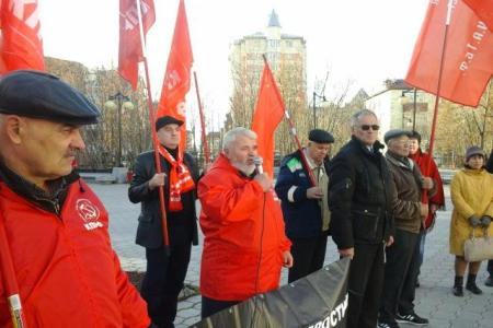 Ямало-Ненецкий АО. В Салехарде состоялся митинг, посвященный памяти защитников Верховного Совета в октябре 1993 года