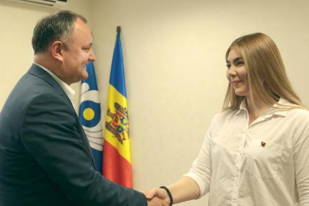 Марьяна Наумова призвала молодежь Молдовы голосовать за Игоря Додона