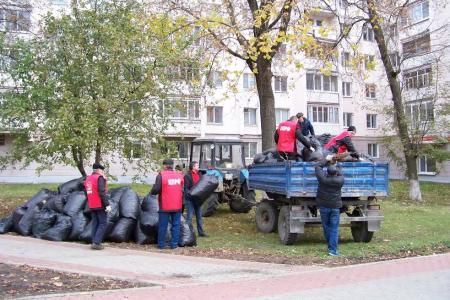 Коммунисты и комсомольцы Орла приняли участие в общегородском субботнике