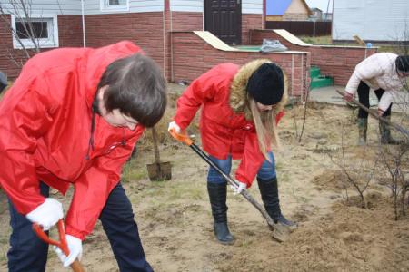 Представители Ненецкого окружного отделения КПРФ оказали помощь группе присмотра за детьми «Как дома»