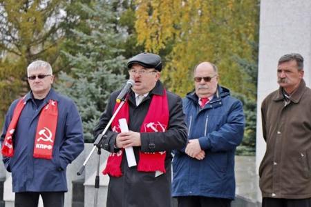 Республика Татарстан. В Нижнекамске прошёл митинг  «За честные выборы и советскую власть»