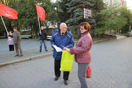 Калининград. Коммунисты почтили память жертв «черного октября»