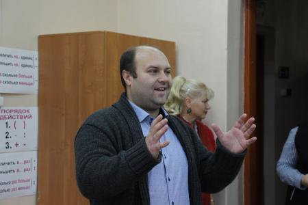 Рязанские коммунисты приехали с подарками в интернат для детей-сирот
