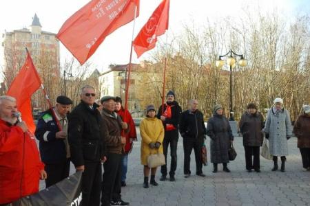 Ямало-Ненецкий АО. В Салехарде состоялся митинг, посвященный памяти защитников Верховного Совета в октябре 1993 года