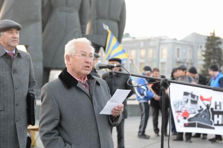 «Преступление без срока давности». Жители Новосибирска вспомнили расстрел Верховного Совета