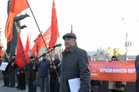 «Преступление без срока давности». Жители Новосибирска вспомнили расстрел Верховного Совета