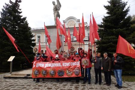 В Оренбурге состоялся автопробег в честь Дня рождения Комсомола