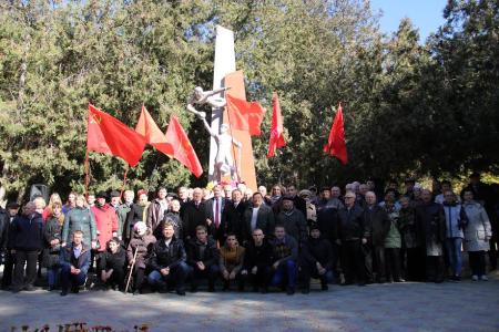Комсомольцы Крыма отпраздновали 98-ю годовщину создания ВЛКСМ