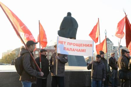«Преступление без срока давности». Жители Новосибирска вспомнили расстрел Верховного Совета
