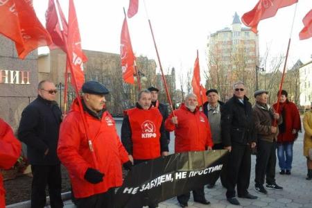 Ямало-Ненецкий АО. В Салехарде состоялся митинг, посвященный памяти защитников Верховного Совета в октябре 1993 года