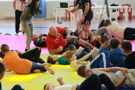 В тренировке спортклуба КПРФ и Джеффа Монсона приняли участие 150 детей