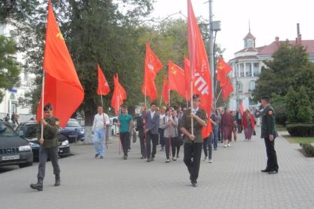 «Мы помним, мы не простим». В Севастополе состоялся митинг-реквием, посвящённый трагическим событиям октября 1993 года