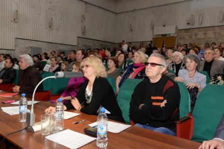 «Нам память, а молодым опора». Фестиваль «Беспокойные сердца» прошел в Новосибирске