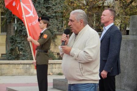 «Мы помним, мы не простим». В Севастополе состоялся митинг-реквием, посвящённый трагическим событиям октября 1993 года