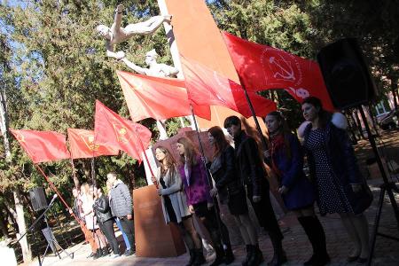 Комсомольцы Крыма отпраздновали 98-ю годовщину создания ВЛКСМ
