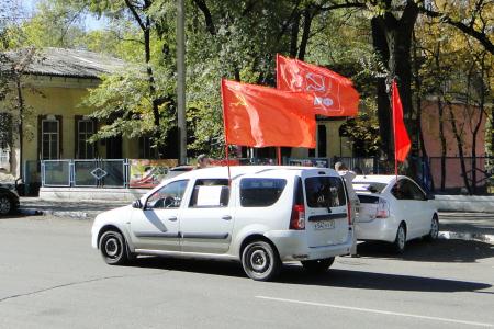 Коммунисты Благовещенска напомнили всему городу о расстреле Дома Советов