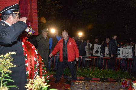 «Памяти советских патриотов верны!» В Москве прошли митинг и шествие, посвященные трагическим событиям сентября-октября 1993 года