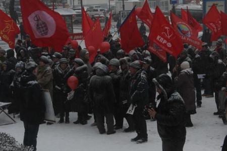 Во Владивостоке состоялись демонстрация и митинг КПРФ