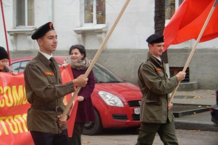 Вернём социальные завоевания Октября! Севастопольские коммунисты отметили 99-ю годовщину Великой Октябрьской революции