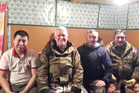 Республика Саха (Якутия), Халарчинская тундра. Оленеводы пожаловались своему земляку Виктору Губареву: «Маленькая баночка детского питания стоит 250 рублей. Дальше мы не выдержим»