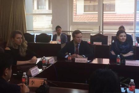 Первый секретарь ЦК ЛКСМ РФ Владимир Исаков в Шанхае встретился с представителями комсомола Китая