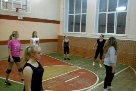 Депутаты-коммунисты организовали в Орле турнир по волейболу